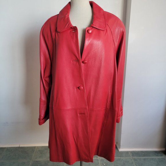 Bright Red Women’s Leather Coat – Size M - Picture 13 of 16